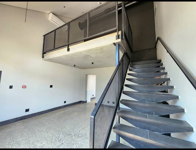 48M² OFFICE TO LET IN ROOIHUISKRAAL NORTH